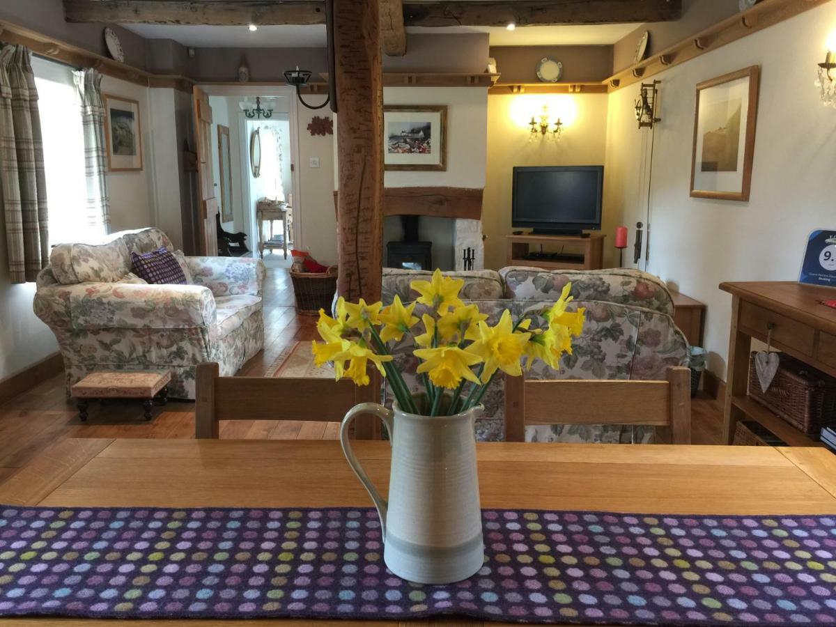Charming Welsh Cottage Johnston Bagian luar foto
