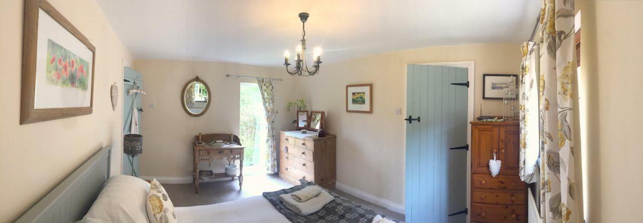 Charming Welsh Cottage Johnston Bagian luar foto