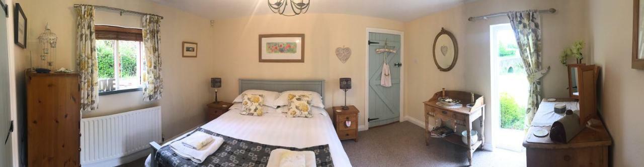 Charming Welsh Cottage Johnston Bagian luar foto